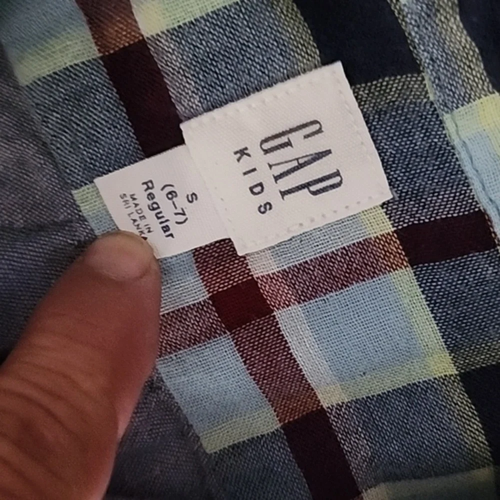 4 pieces of gap size 6/7‎ sweatshirt an long sleeve